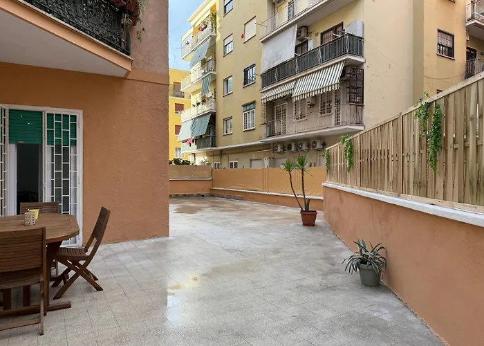 Golden Apartment Rom